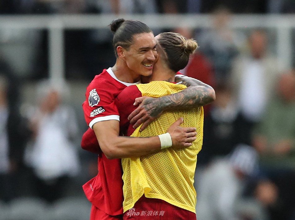 而傅家俊则 而傅家俊则